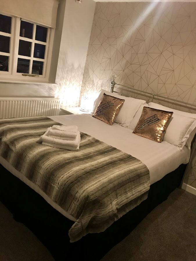 Marina Court 3*